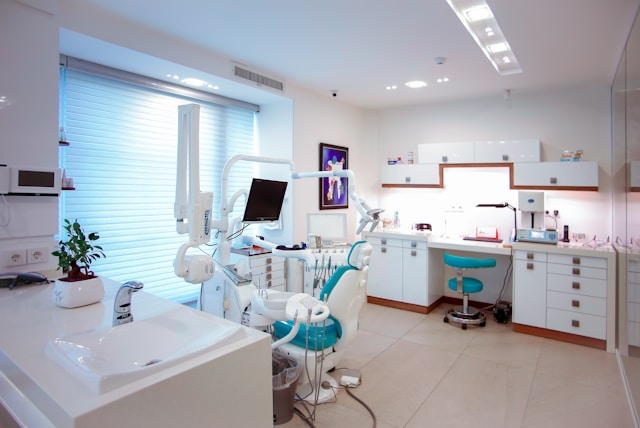 Asystentka stomatologiczna - jak nią zostać